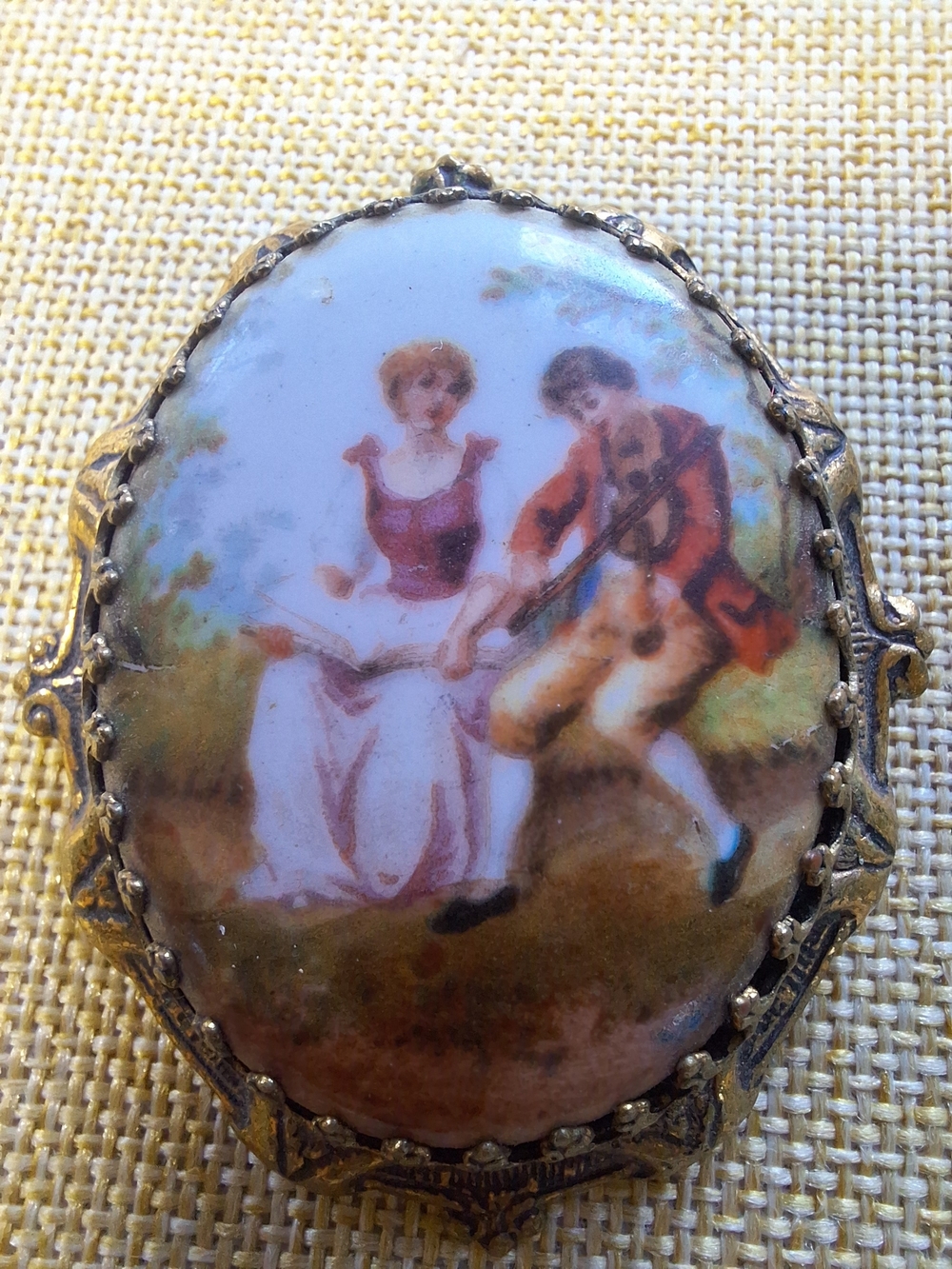 Victorian Style Courting Couple Fragonard French Scene Cameo